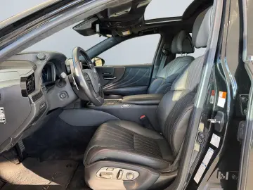 LEXUS LS 500 h E-FOUR Executive Line  Luftfeder HUD 36