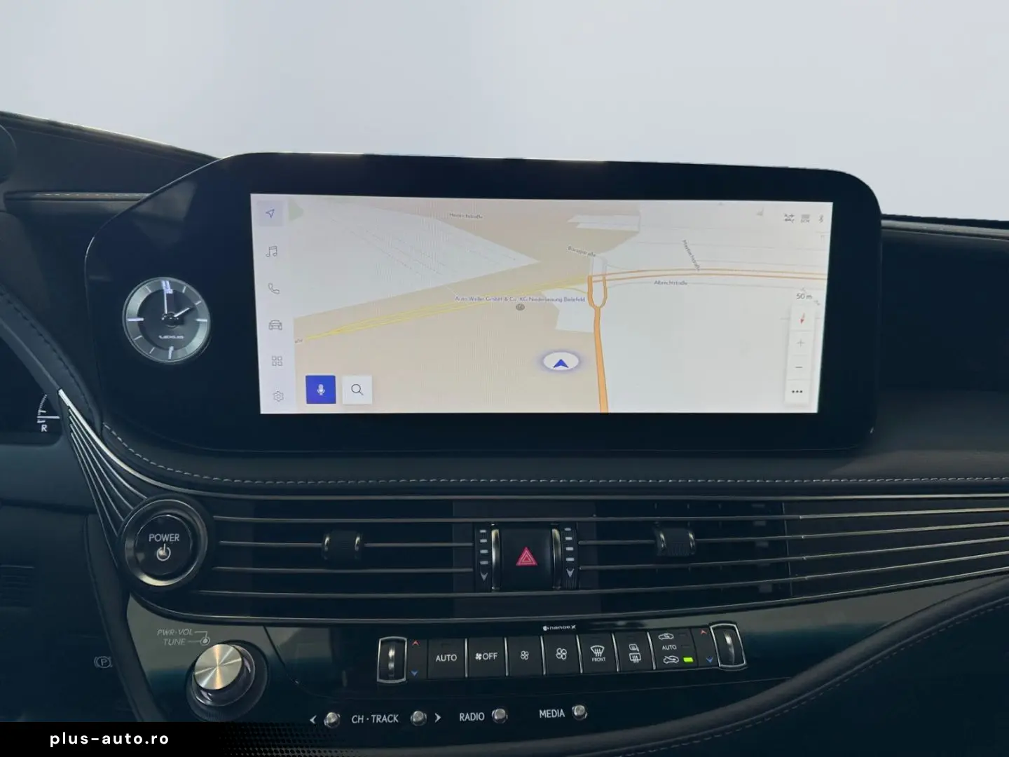 LEXUS LS 500 h E-FOUR Executive Line  Luftfeder HUD 36