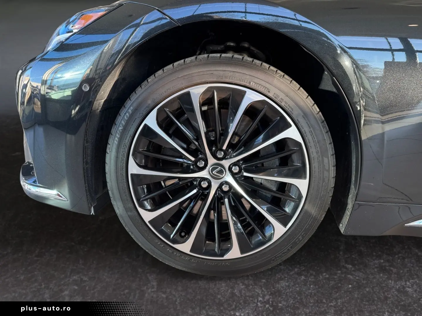 LEXUS LS 500 h E-FOUR Executive Line  Luftfeder HUD 36