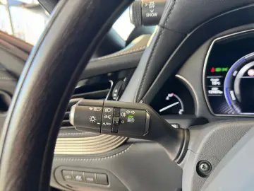 LEXUS LS 500 h E-FOUR Executive Line  Luftfeder HUD 36