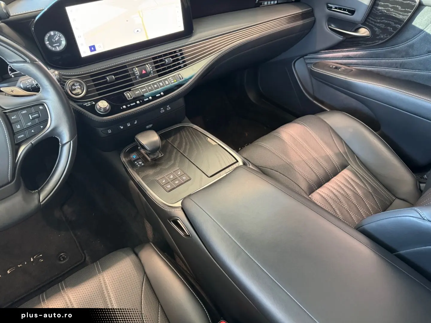 LEXUS LS 500 h E-FOUR Executive Line  Luftfeder HUD 36