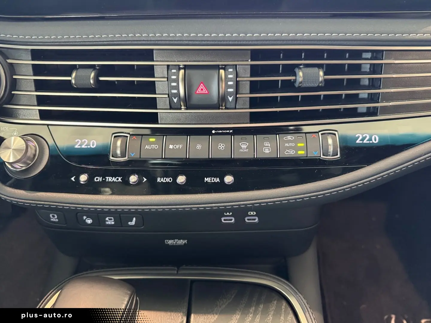 LEXUS LS 500 h E-FOUR Executive Line  Luftfeder HUD 36