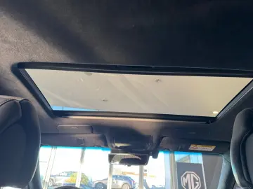 LEXUS LS 500 h E-FOUR Executive Line  Luftfeder HUD 36