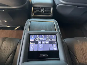 LEXUS LS 500 h E-FOUR Executive Line  Luftfeder HUD 36