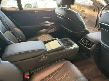 LEXUS LS 500 h E-FOUR Executive Line  Luftfeder HUD 36