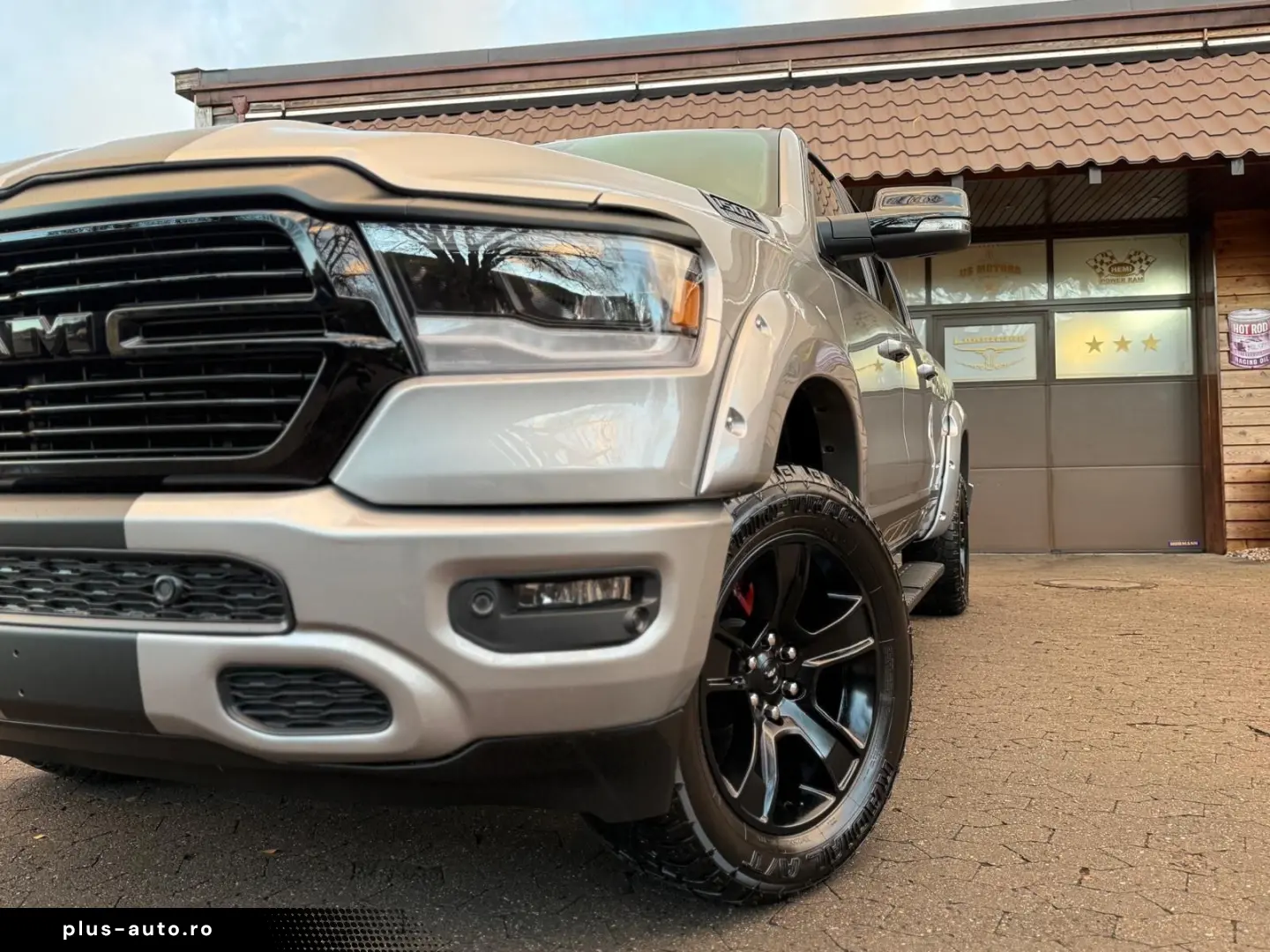 DODGE V8 AHK NAVI LONGBED OFFROAD ALCANTARA LIFT LED