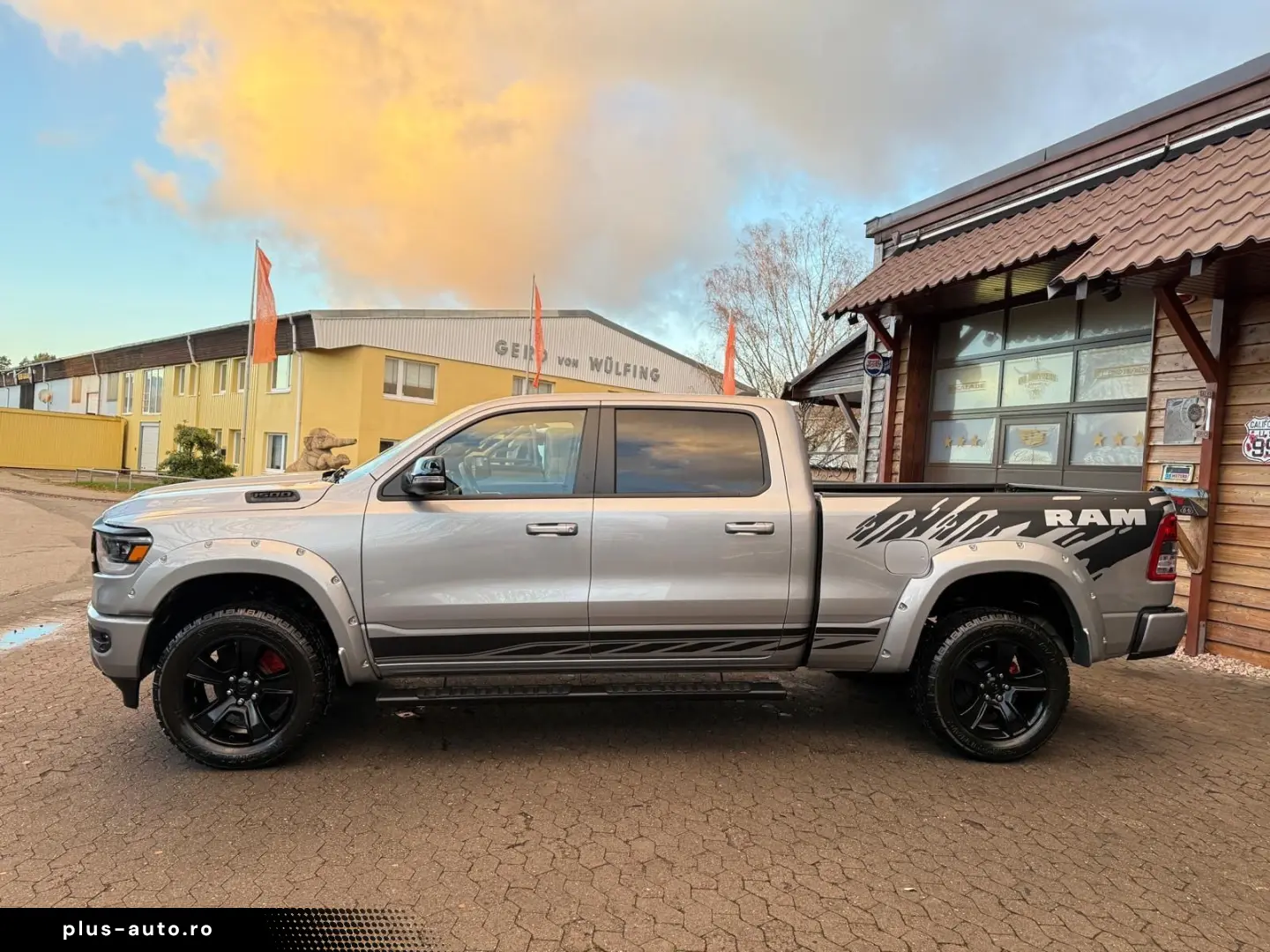 DODGE V8 AHK NAVI LONGBED OFFROAD ALCANTARA LIFT LED