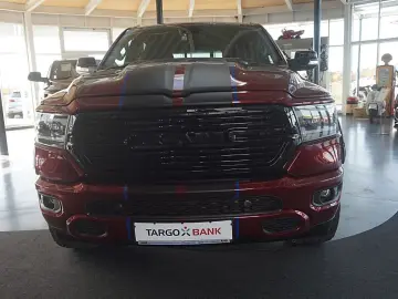 DODGE RAM 1500 HEMI V8eTorque Crew_Cab hoch-breit AHK