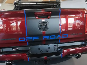 DODGE RAM 1500 HEMI V8eTorque Crew_Cab hoch-breit AHK