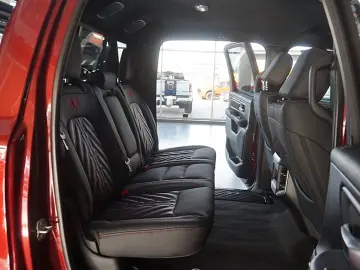 DODGE RAM 1500 HEMI V8eTorque Crew_Cab hoch-breit AHK