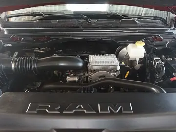 DODGE RAM 1500 HEMI V8eTorque Crew_Cab hoch-breit AHK