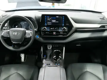 TOYOTA Highlander 2.5 Hybrid Luxury 7-Sitzer Pano ACC