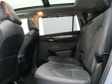 TOYOTA Highlander 2.5 Hybrid Luxury 7-Sitzer Pano ACC