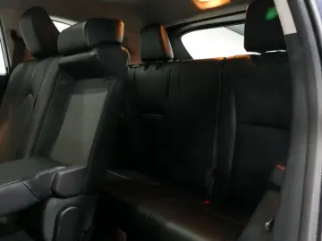 TOYOTA Highlander 2.5 Hybrid Luxury 7-Sitzer Pano ACC