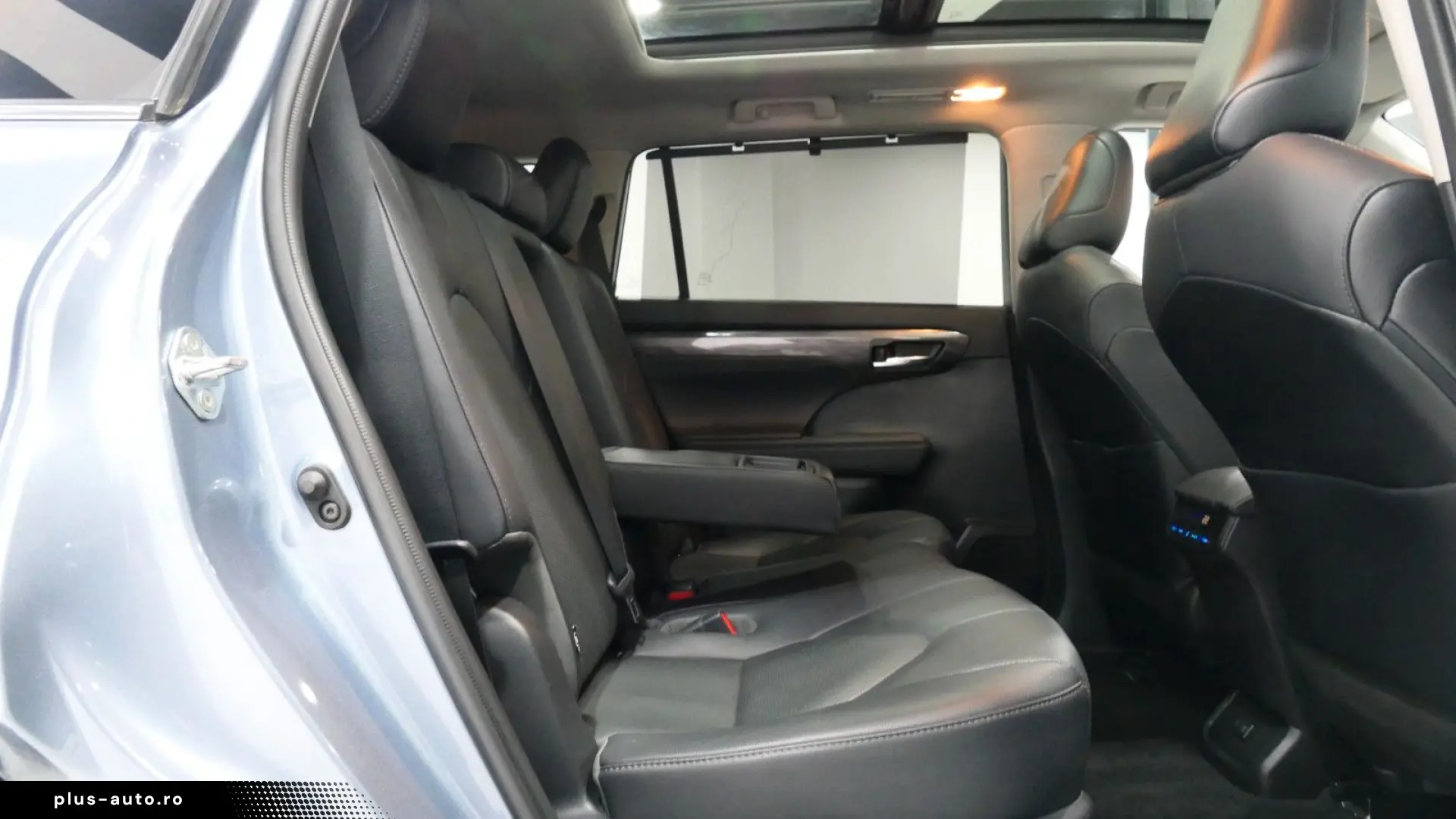 TOYOTA Highlander 2.5 Hybrid Luxury 7-Sitzer Pano ACC