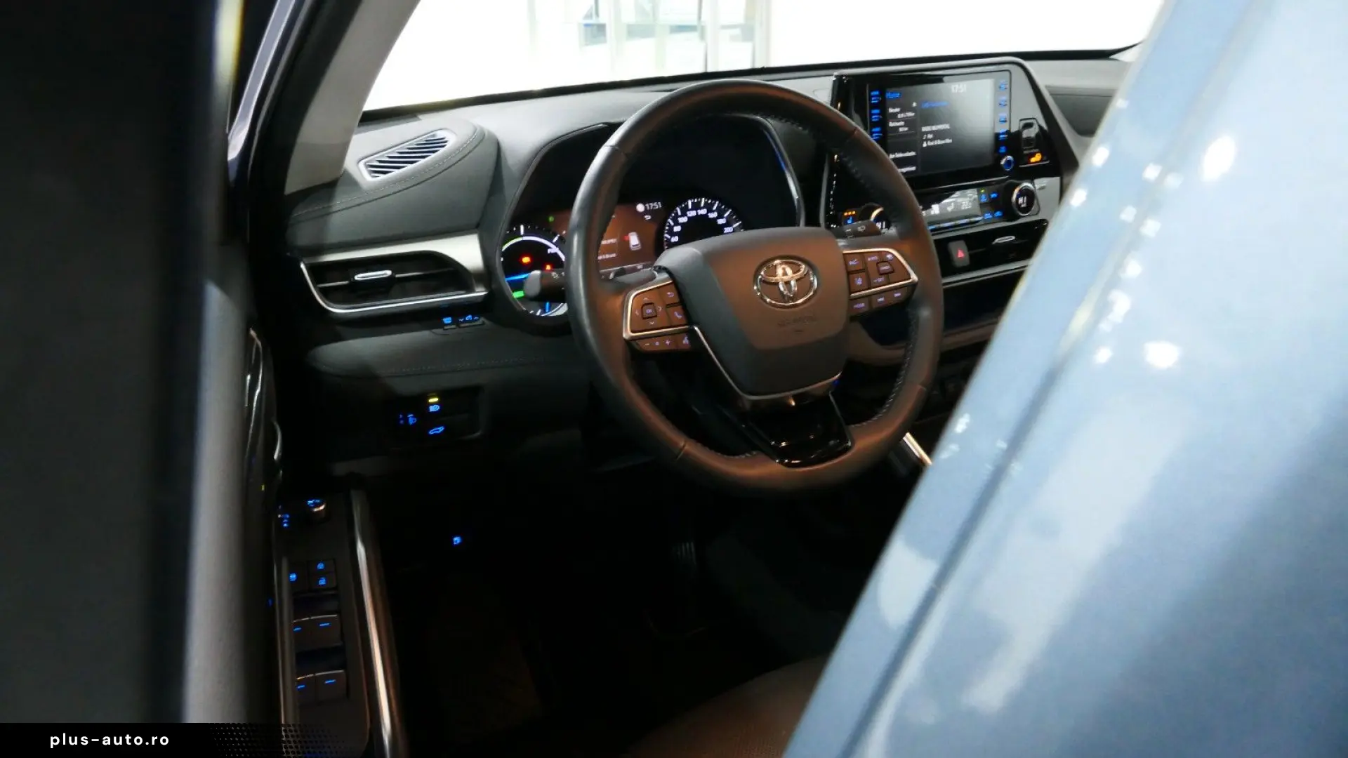 TOYOTA Highlander 2.5 Hybrid Luxury 7-Sitzer Pano ACC