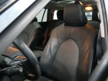 TOYOTA Highlander 2.5 Hybrid Luxury 7-Sitzer Pano ACC