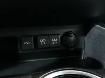 TOYOTA Highlander 2.5 Hybrid Luxury 7-Sitzer Pano ACC