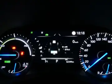 TOYOTA Highlander 2.5 Hybrid Luxury 7-Sitzer Pano ACC