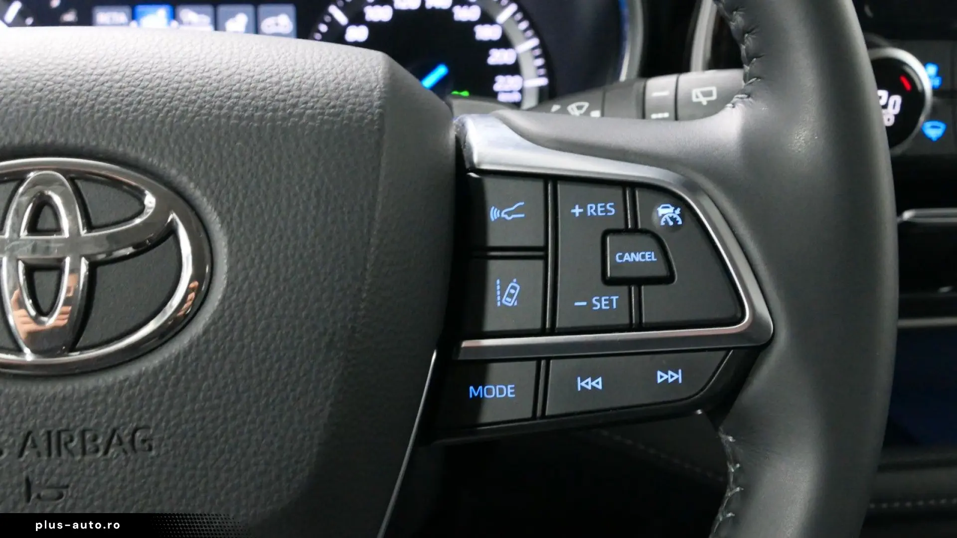 TOYOTA Highlander 2.5 Hybrid Luxury 7-Sitzer Pano ACC