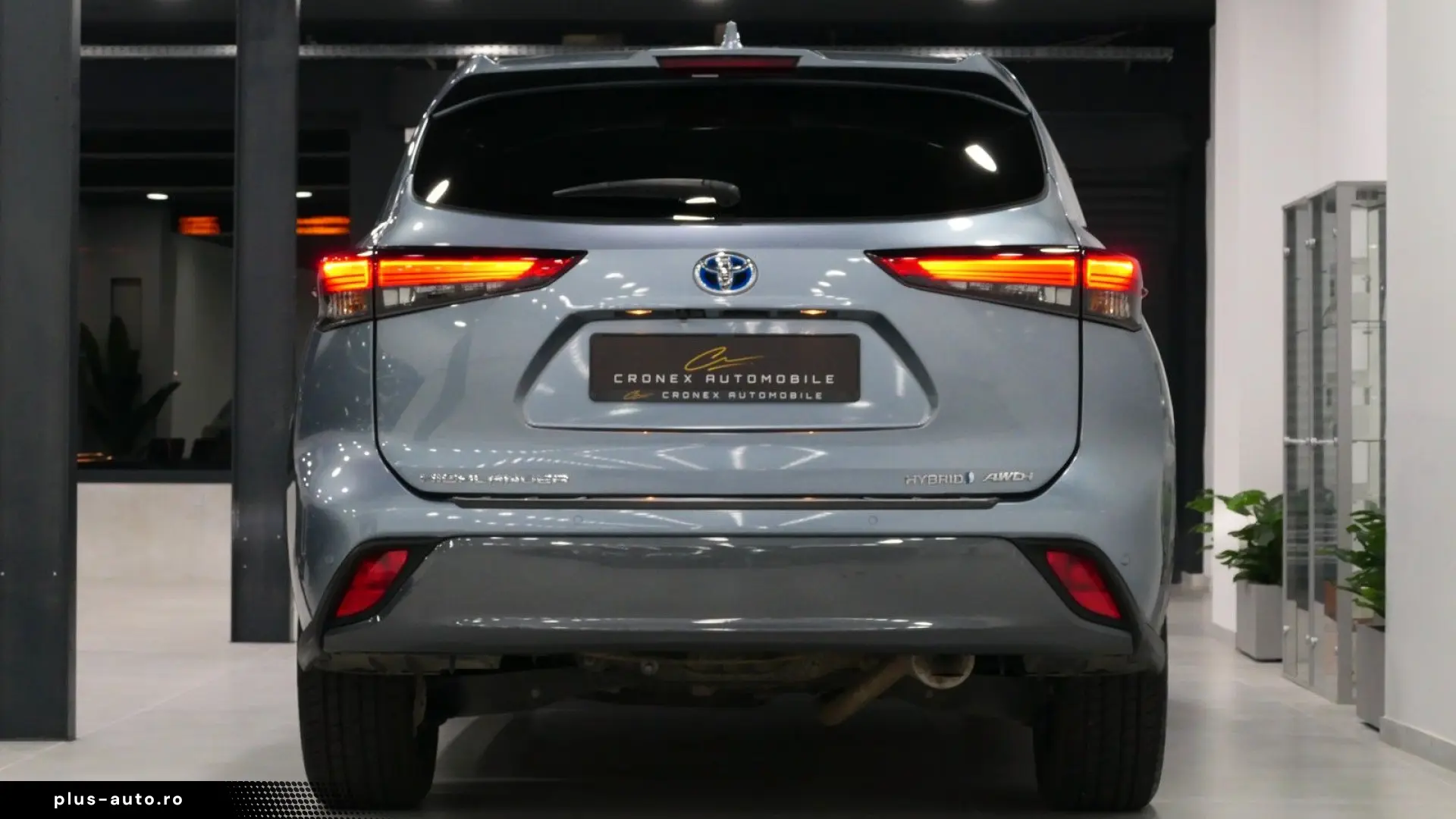 TOYOTA Highlander 2.5 Hybrid Luxury 7-Sitzer Pano ACC