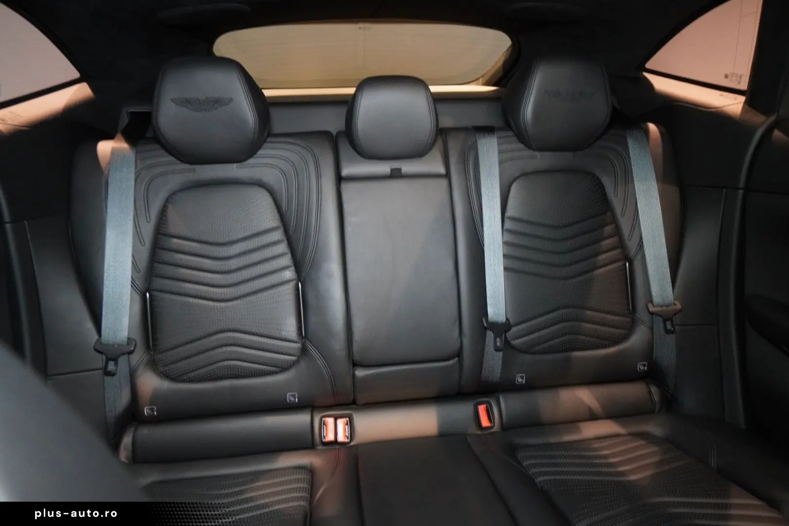 ASTON MARTIN DBX 4.0 V8 Sportabgas Body Pack Black 22 Zoll