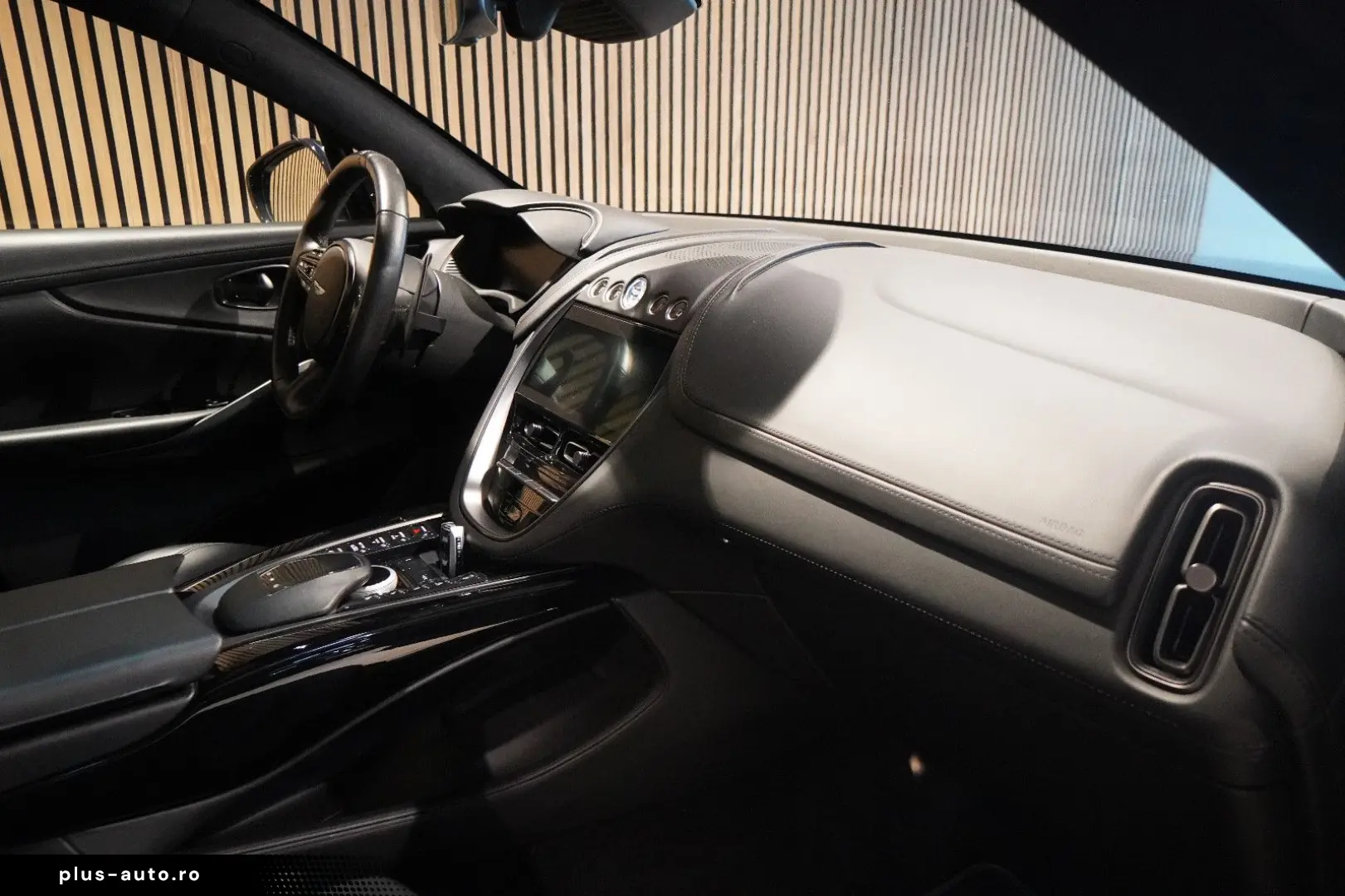 ASTON MARTIN DBX 4.0 V8 Sportabgas Body Pack Black 22 Zoll