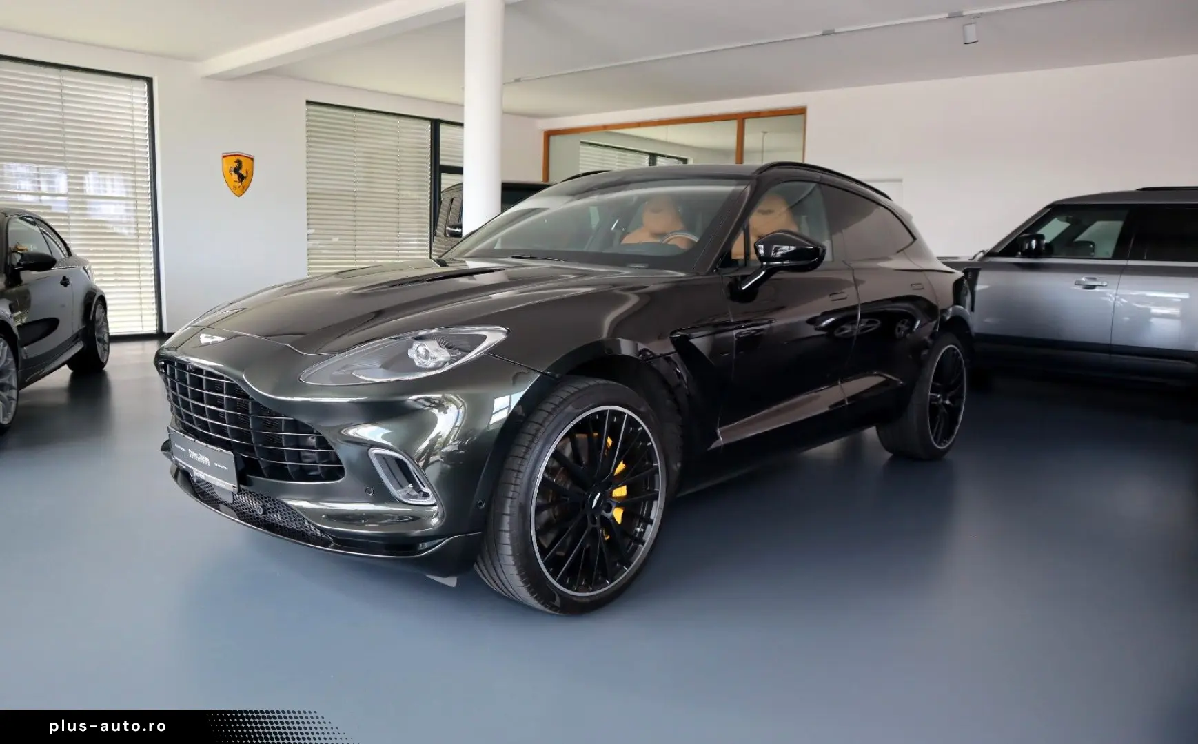 ASTON MARTIN DBX 4.0 V8   23    Sport Exhaust   AHK   Carbon