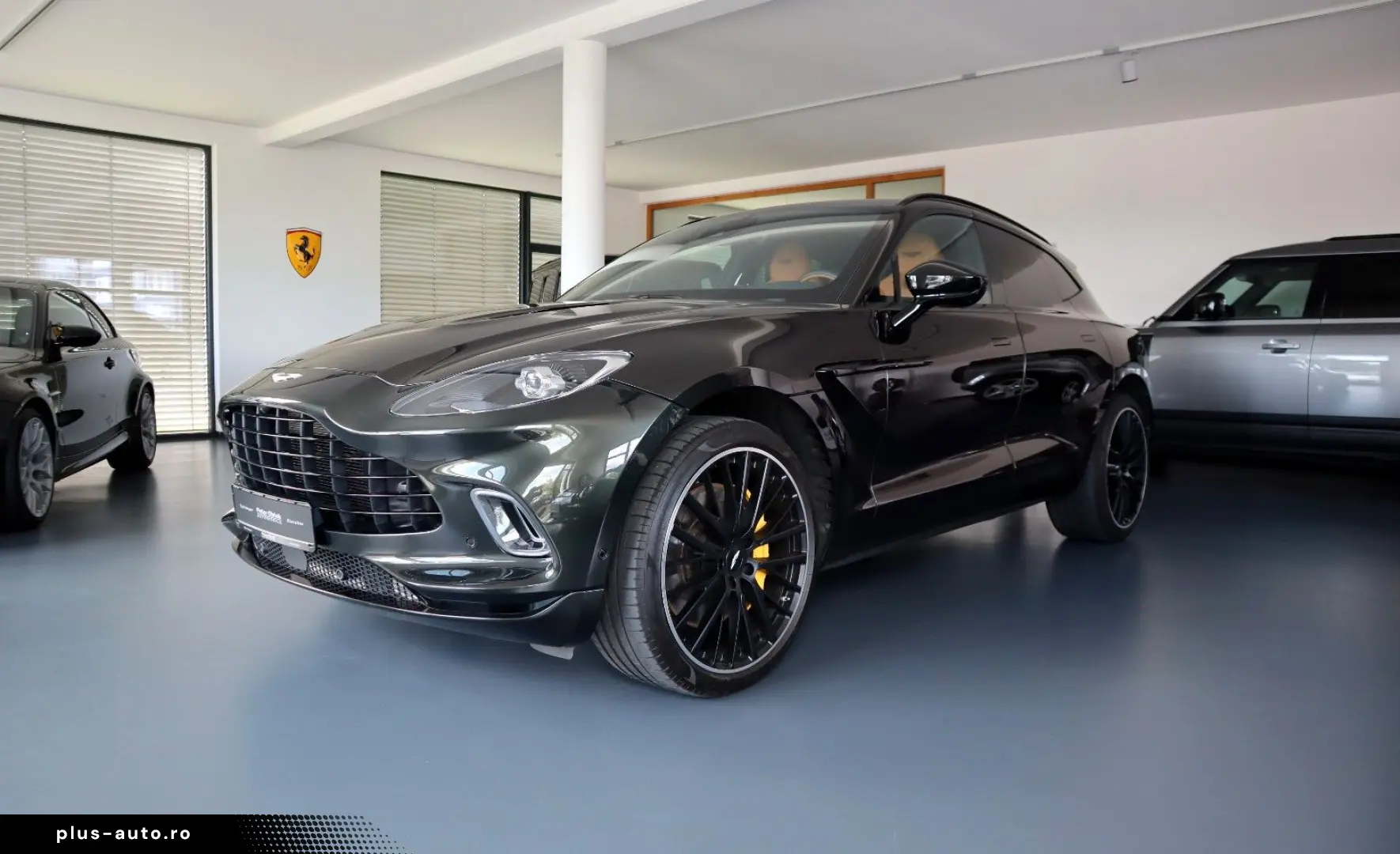 ASTON MARTIN DBX 4.0 V8   23    Sport Exhaust   AHK   Carbon