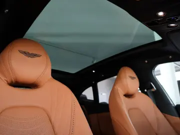 ASTON MARTIN DBX 4.0 V8   23    Sport Exhaust   AHK   Carbon