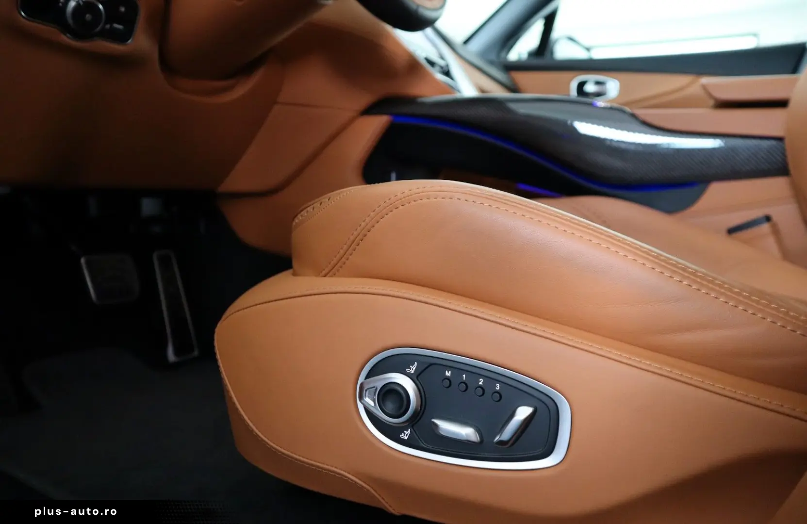 ASTON MARTIN DBX 4.0 V8   23    Sport Exhaust   AHK   Carbon