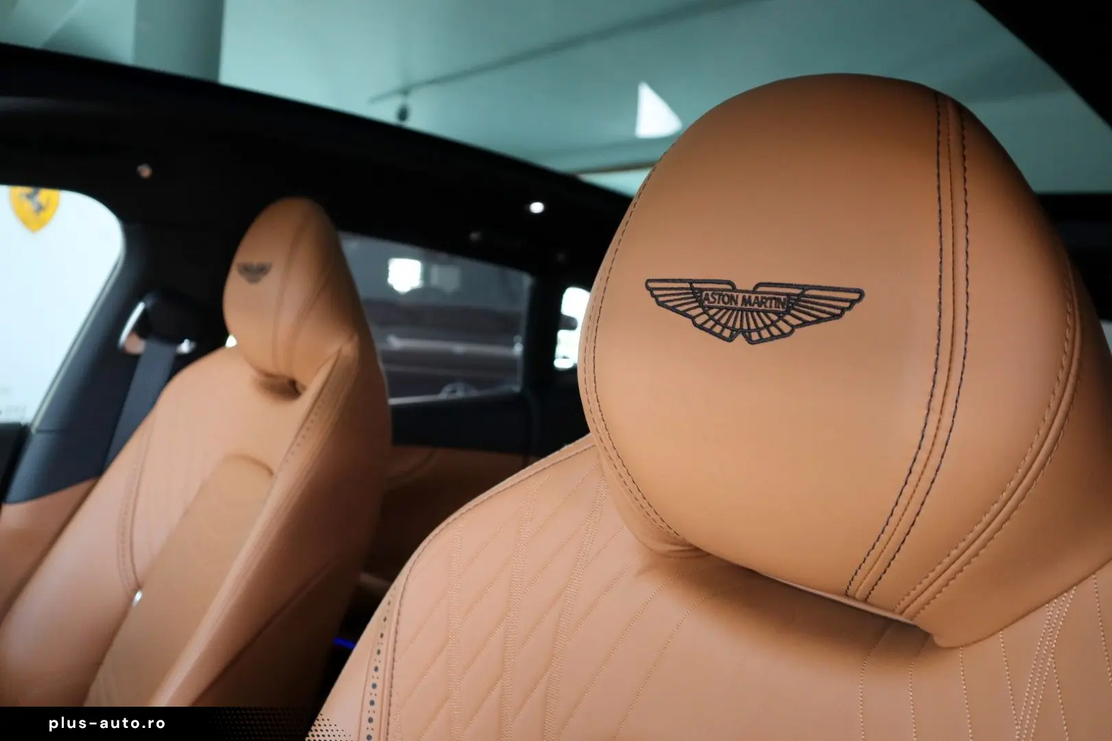 ASTON MARTIN DBX 4.0 V8   23    Sport Exhaust   AHK   Carbon