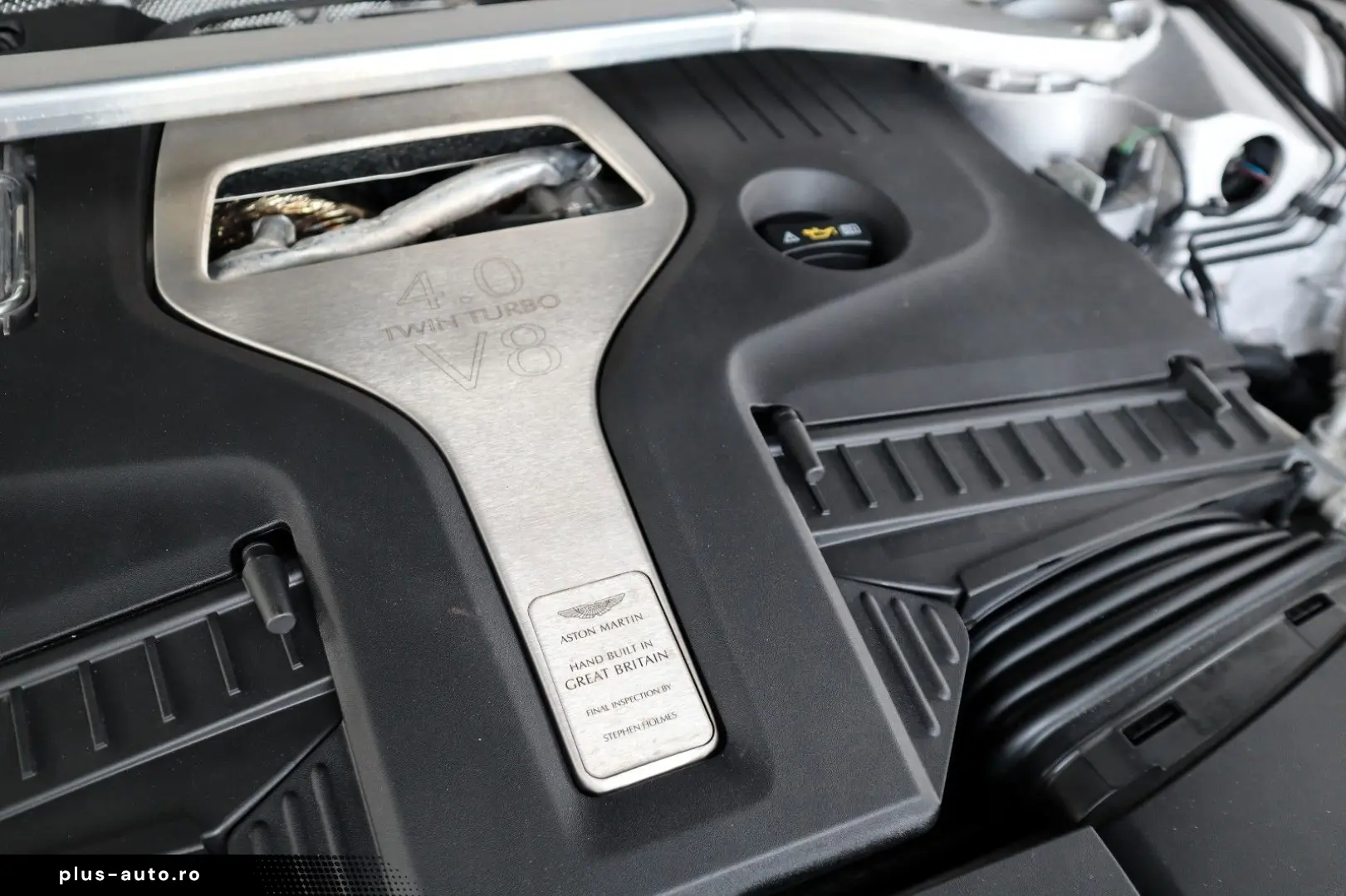 ASTON MARTIN DBX 4.0 V8   23    Sport Exhaust   AHK   Carbon