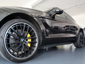 ASTON MARTIN DBX 4.0 V8   23    Sport Exhaust   AHK   Carbon