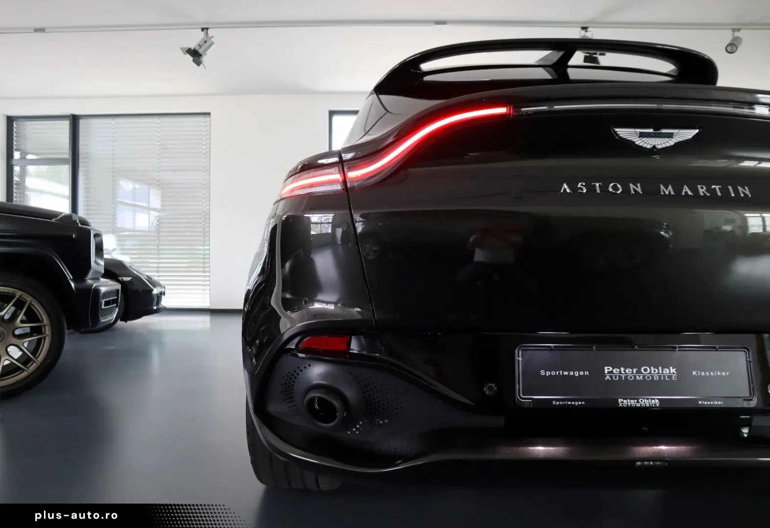 ASTON MARTIN DBX 4.0 V8   23    Sport Exhaust   AHK   Carbon