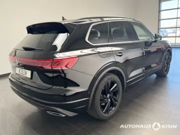 VW Touareg 3.0 TDI Elegance V6   StHZG  AHK  LUFTF.