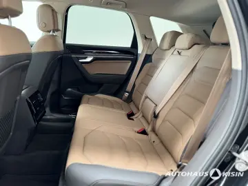 VW Touareg 3.0 TDI Elegance V6   StHZG  AHK  LUFTF.