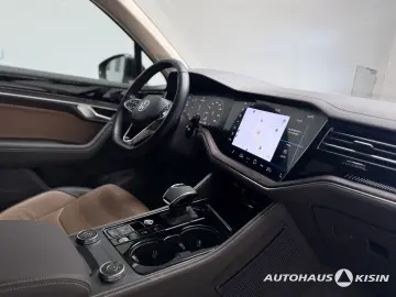 VW Touareg 3.0 TDI Elegance V6   StHZG  AHK  LUFTF.