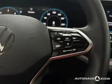 VW Touareg 3.0 TDI Elegance V6   StHZG  AHK  LUFTF.