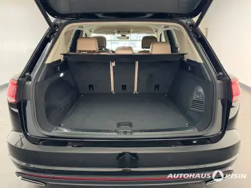 VW Touareg 3.0 TDI Elegance V6   StHZG  AHK  LUFTF.