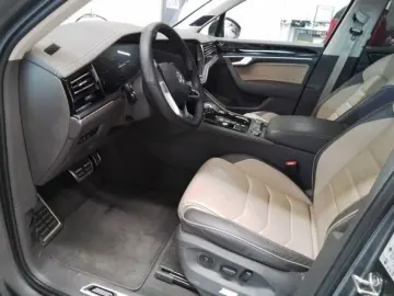 VW Touareg R-LINE BLACK 3.0TSI 340PS NP.122T STDHZG