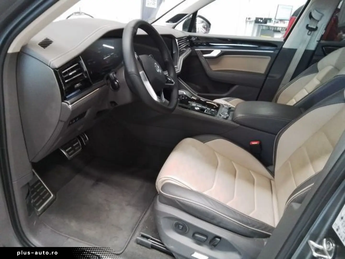 VW Touareg R-LINE BLACK 3.0TSI 340PS NP.122T STDHZG