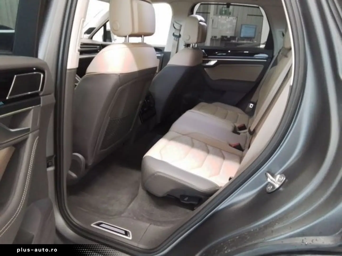 VW Touareg R-LINE BLACK 3.0TSI 340PS NP.122T STDHZG