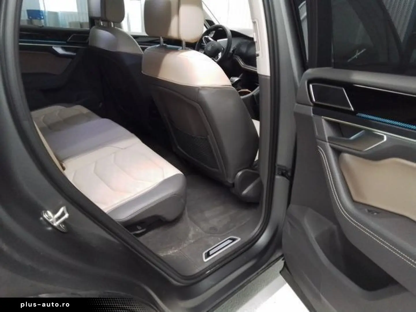 VW Touareg R-LINE BLACK 3.0TSI 340PS NP.122T STDHZG