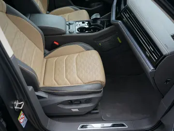 VW Touareg 3.0 TDI SCR  210 kW 4Mot R-Line-Pano.Luf