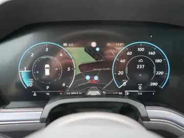 VW Touareg 3.0 TDI SCR  210 kW 4Mot R-Line-Pano.Luf