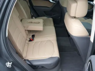 VW Touareg 3.0 TDI SCR  210 kW 4Mot R-Line-Pano.Luf