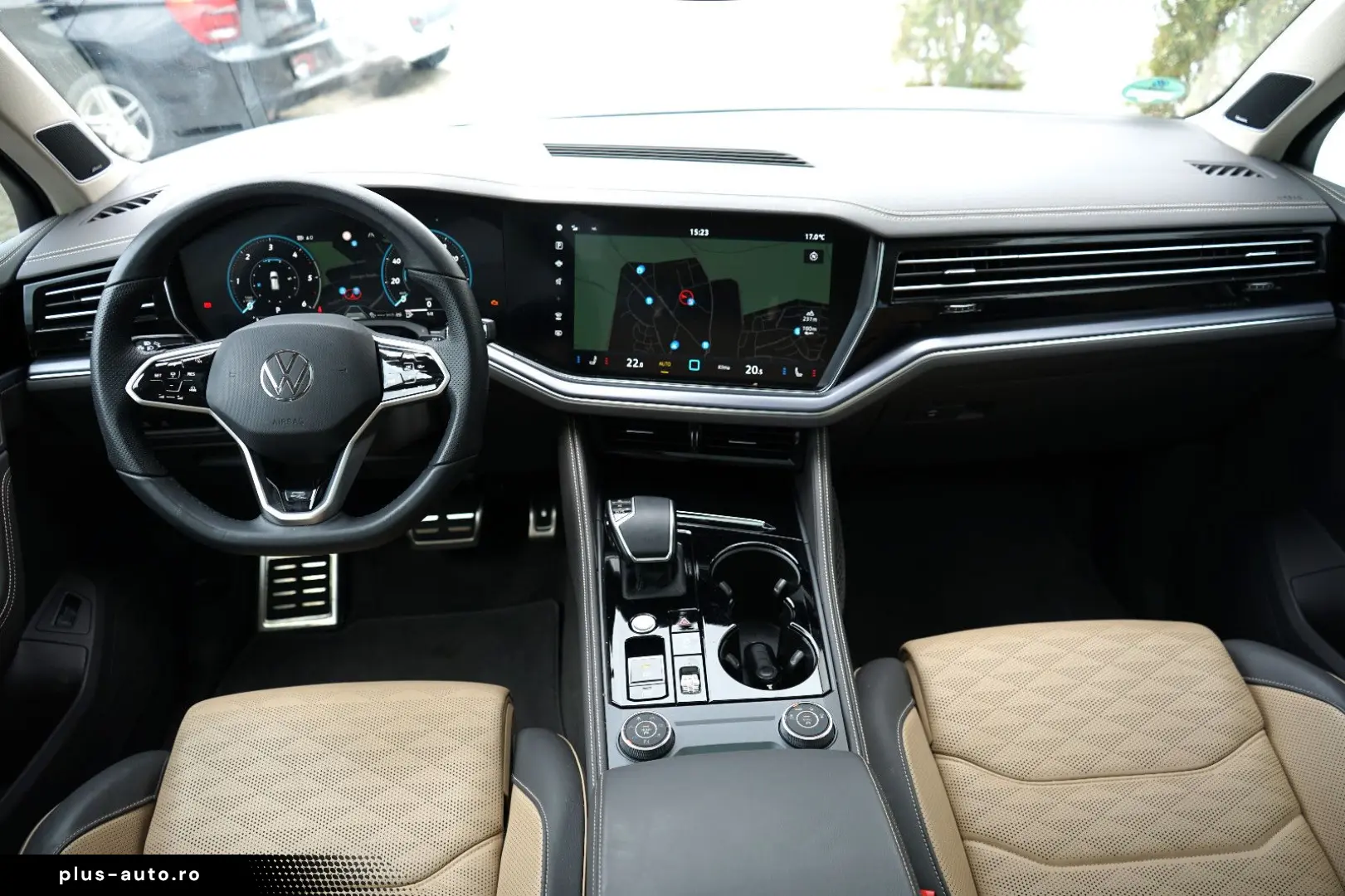 VW Touareg 3.0 TDI SCR  210 kW 4Mot R-Line-Pano.Luf