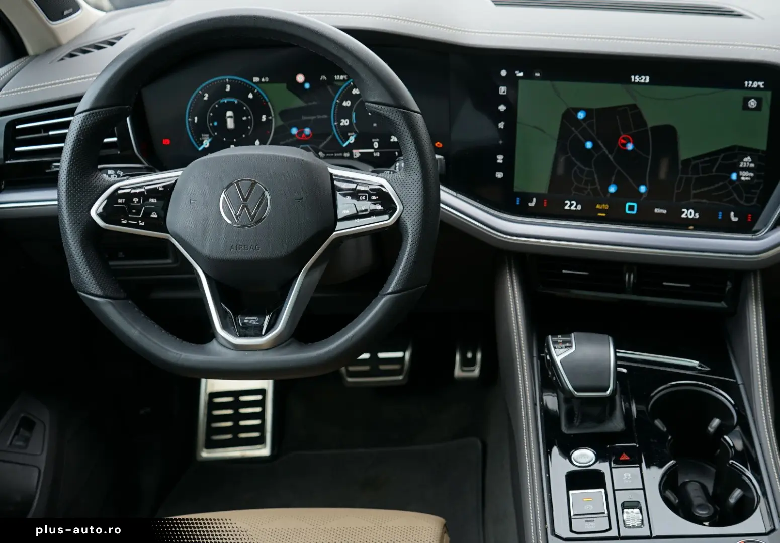 VW Touareg 3.0 TDI SCR  210 kW 4Mot R-Line-Pano.Luf