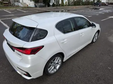 Lexus CT 200h